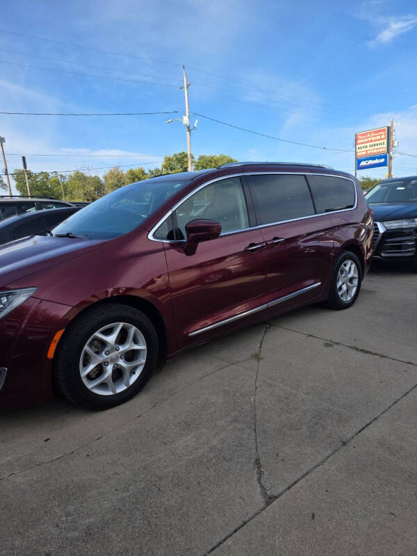 2017 Chrysler Pacifica Touring-L Plus
