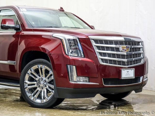 Used 2018 Cadillac Escalade Luxury with VIN 1GYS4BKJ0JR211365 for sale in Tinley Park, IL