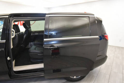 2024 Chrysler Pacifica Plug-In Hybrid Select
