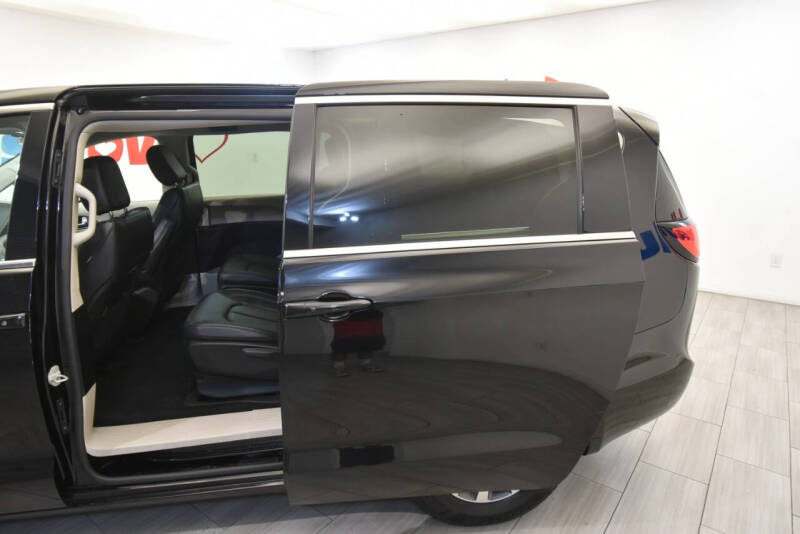 2024 Chrysler Pacifica Plug-In Hybrid Select