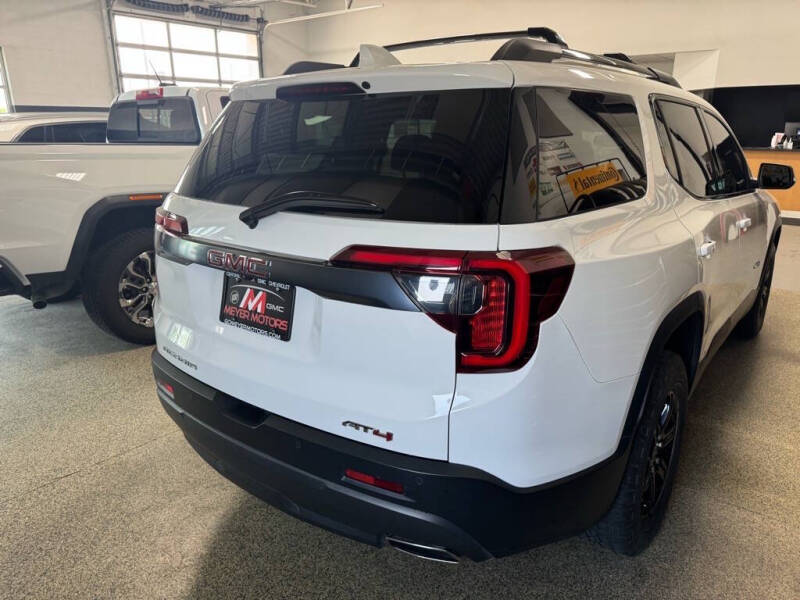 2023 GMC Acadia AT4