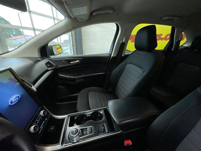 2022 Ford Edge SE