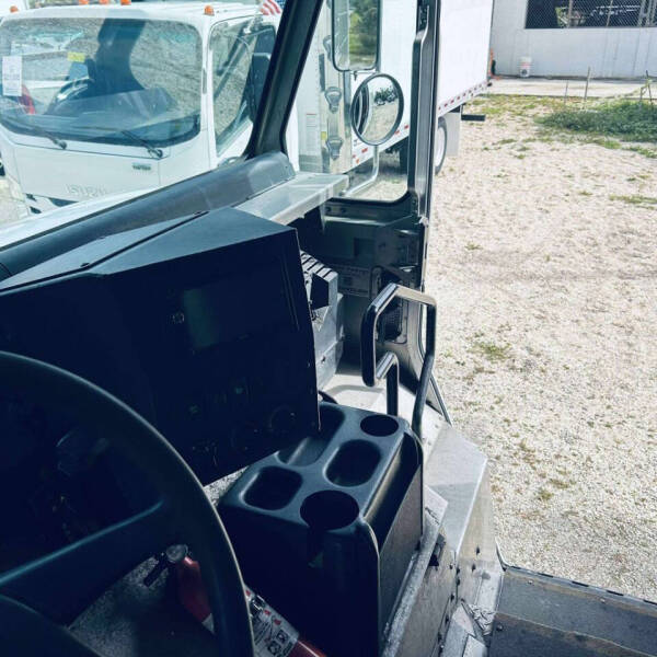 2016 Freightliner MT55 Chassis