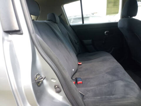 2009 Nissan Versa 1.8 S