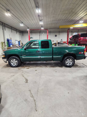 2000 Chevrolet Silverado 1500 for sale at WESTSIDE GARAGE LLC in Keokuk IA