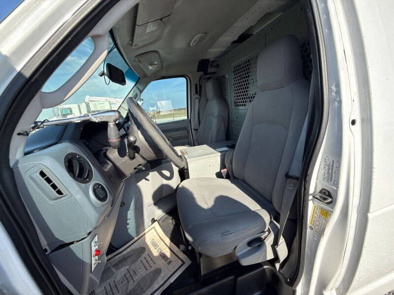 2010 Ford E-Series E-350 SD