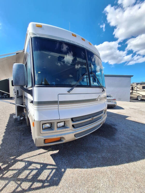 2002 Winnebago Adventurer