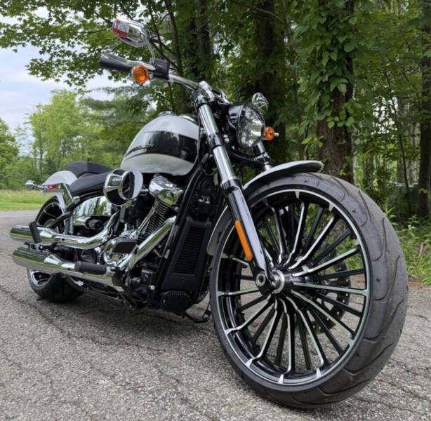 2024 Harley-Davidson FXBR - Breakout
