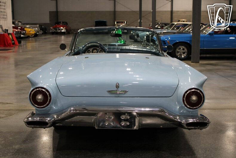 1957 Ford Thunderbird