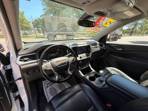 2023 GMC Acadia SLT