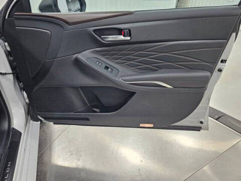 2022 Toyota Avalon Hybrid Limited