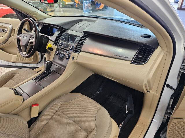 2017 Ford Taurus SEL