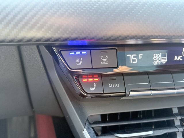 2024 Audi e-tron GT quattro Premium Plus