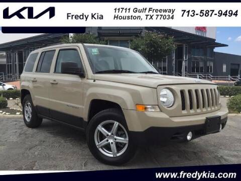 2017 Jeep Patriot for sale at FREDY USED CAR SALES in Houston TX