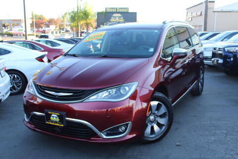 2017 Chrysler Pacifica Hybrid Platinum