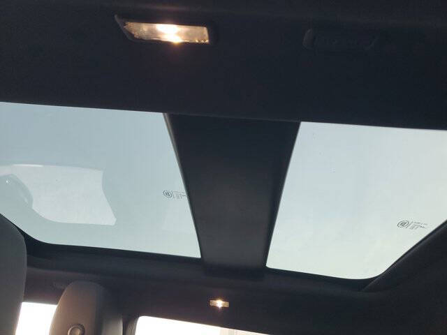 2024 Land Rover Range Rover Evoque P250 Dynamic SE