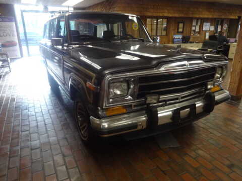 1989 Jeep Grand Wagoneer for sale at ROSE AUTOMOTIVE in Hamilton OH