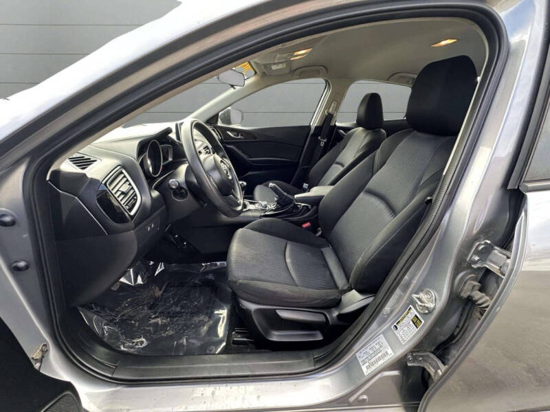 2016 Mazda MAZDA3 i Sport