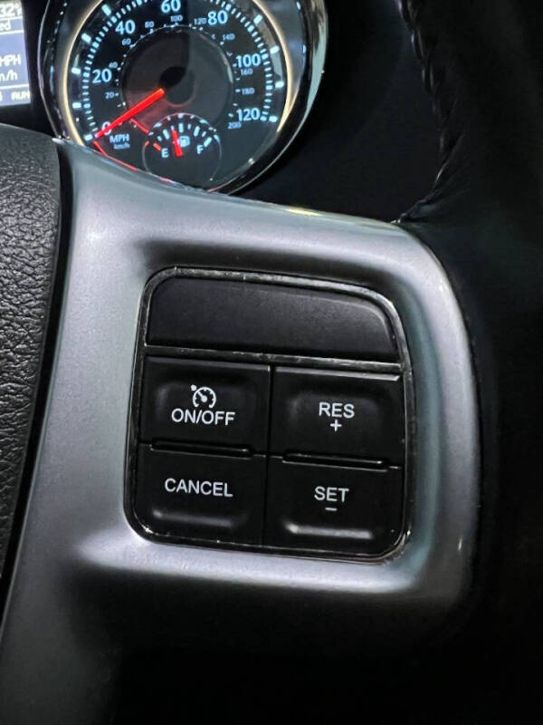 2012 Chrysler Town and Country Touring