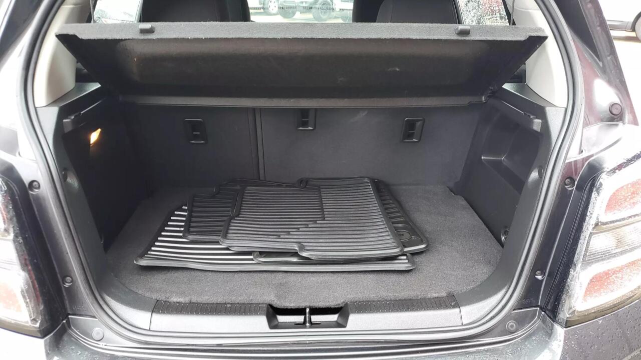 2017 Chevrolet Sonic LT Auto 4dr Hatchback 9