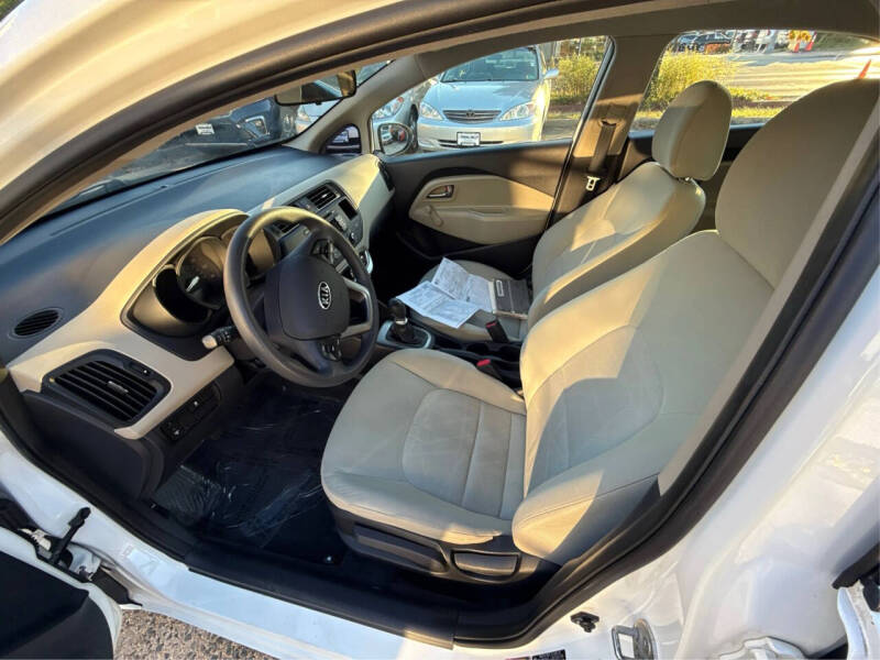 2012 Kia Rio 5-Door LX