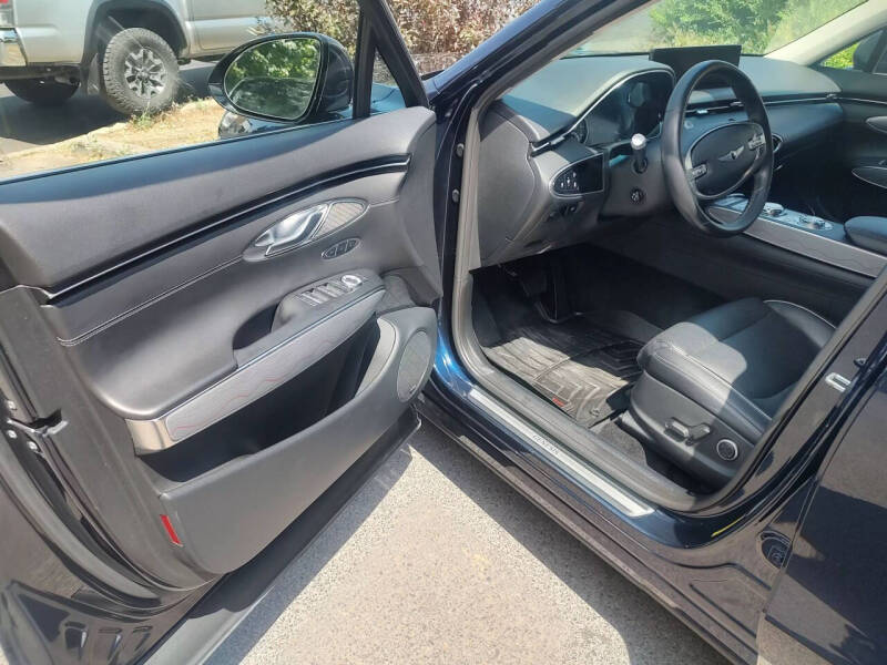 2022 Genesis GV70 2.5T Standard