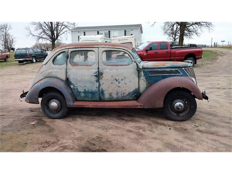 1937 Ford 4 door slant back