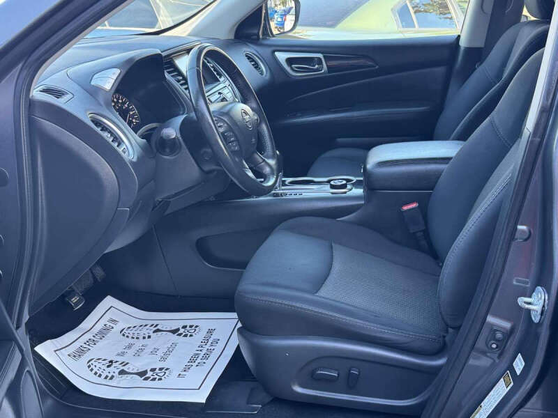 2019 Nissan Pathfinder SV