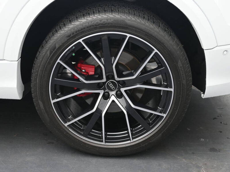 2022 Audi Q8 quattro Premium Plus 55 TFSI