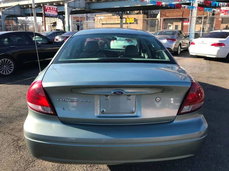 2005 Ford Taurus SEL