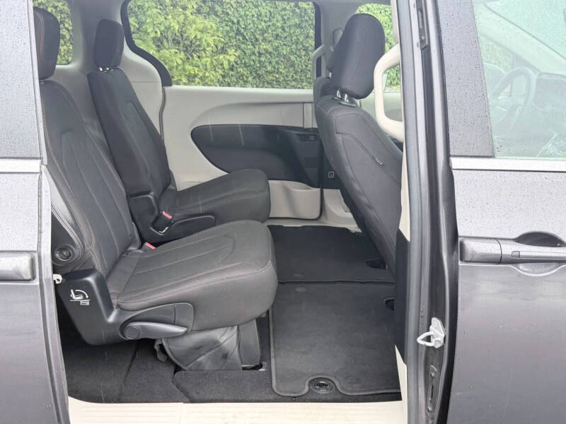 2017 Chrysler Pacifica Touring