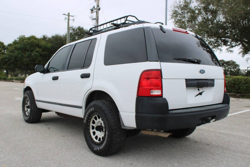 2004 Ford Explorer XLS