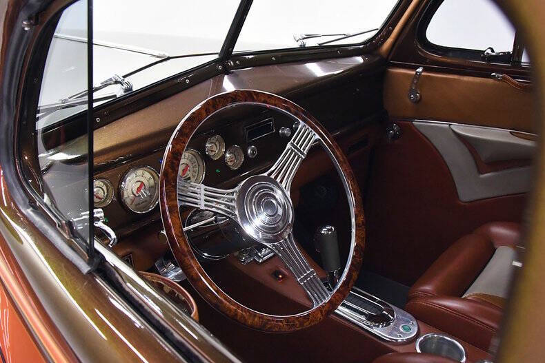1940 Ford Deluxe