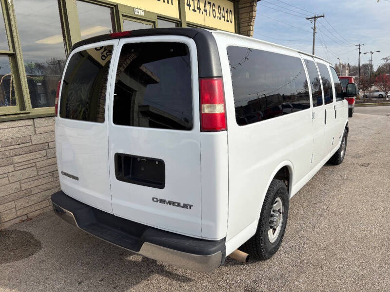 2003 Chevrolet Express 3500 LS