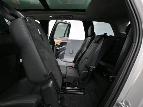 2024 Volvo XC90 B5 Plus Bright Theme