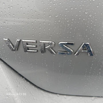 2010 Nissan Versa 1.8 SL