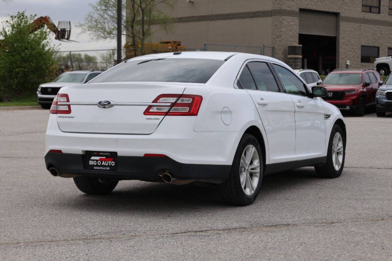 2017 Ford Taurus SE