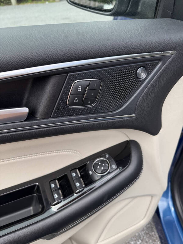 2020 Ford Edge Titanium