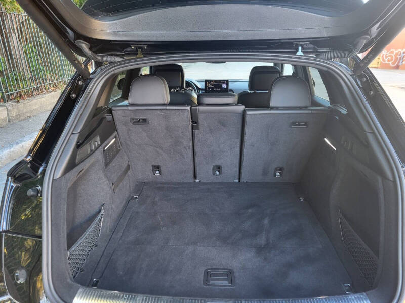 2022 Audi SQ5 3.0T quattro Premium Plus