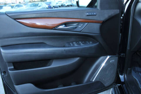 2018 Cadillac Escalade ESV Luxury