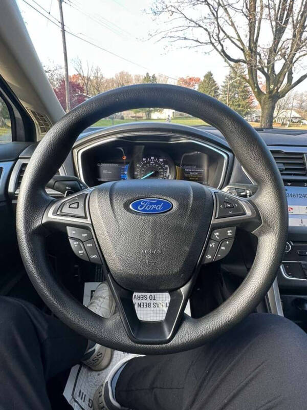 2017 Ford Fusion SE