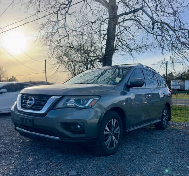 2017 Nissan Pathfinder SL