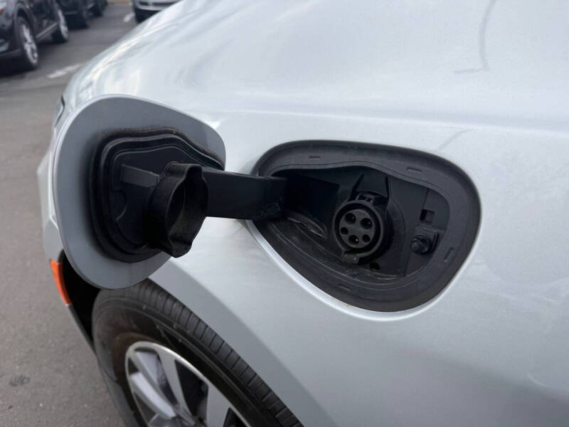 2024 Chrysler Pacifica Plug-In Hybrid Select
