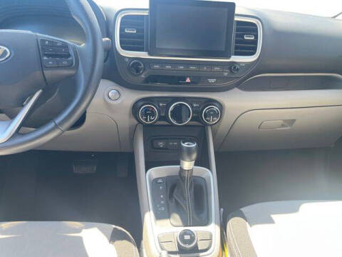 2025 Hyundai Venue SEL