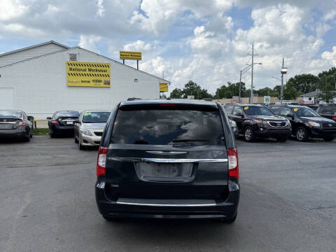 2014 Chrysler Town and Country Touring