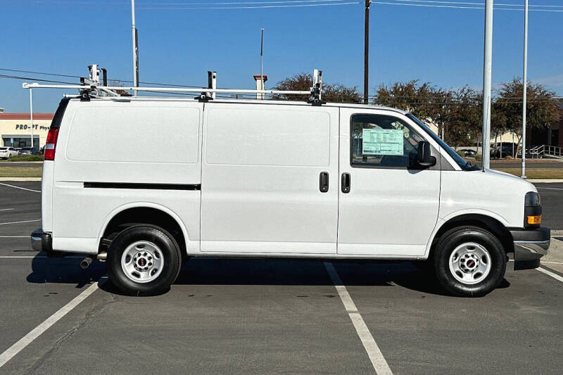 2023 GMC Savana 2500