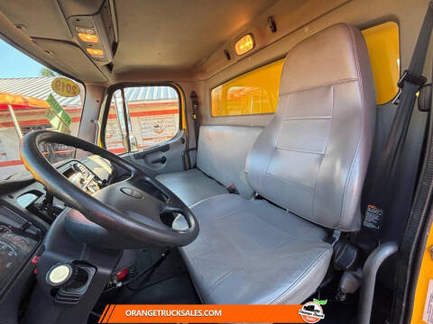 2019 Freightliner M2 106