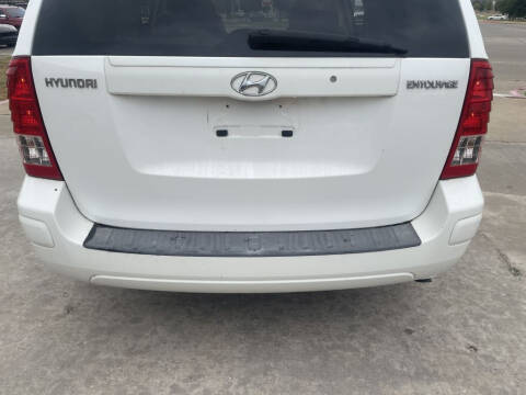 2007 Hyundai Entourage GLS