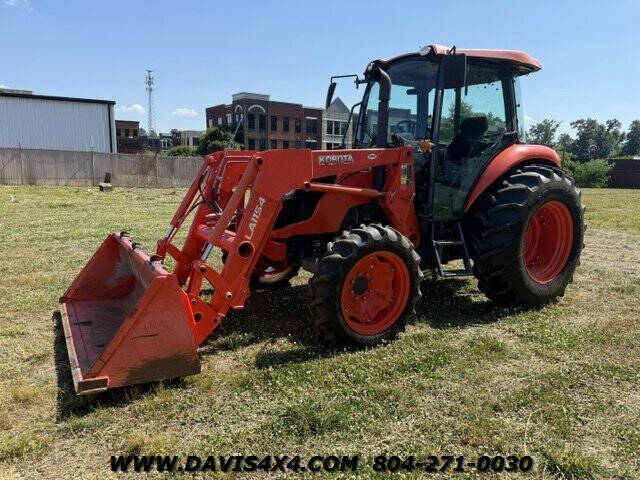 2017 Kubota M7060D 4X4 TRACTOR/LOADER