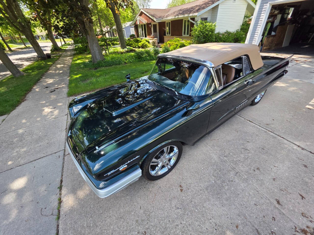 1958 Ford Thunderbird 40